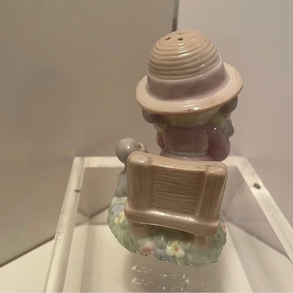Vintage Precious Moments Salt And Pepper Shakers Seasoned With‎ A Smile 1997